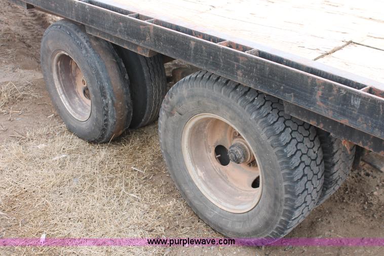 image for item H5904 1984 gooseneck flatbed trailer