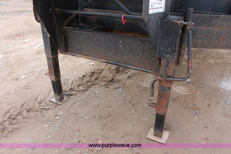 image for item H5904 1984 gooseneck flatbed trailer