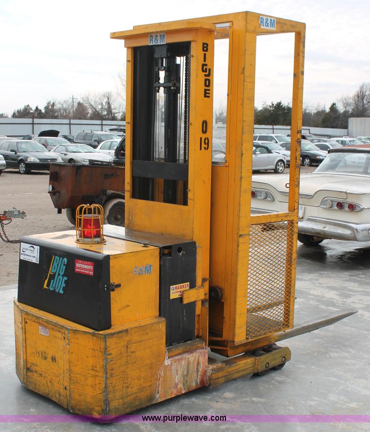 image for item H5905 Big Joe SSC 30730 forklift