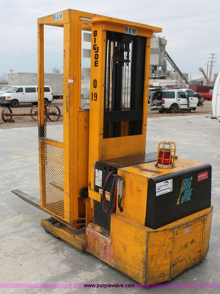 image for item H5905 Big Joe SSC 30730 forklift