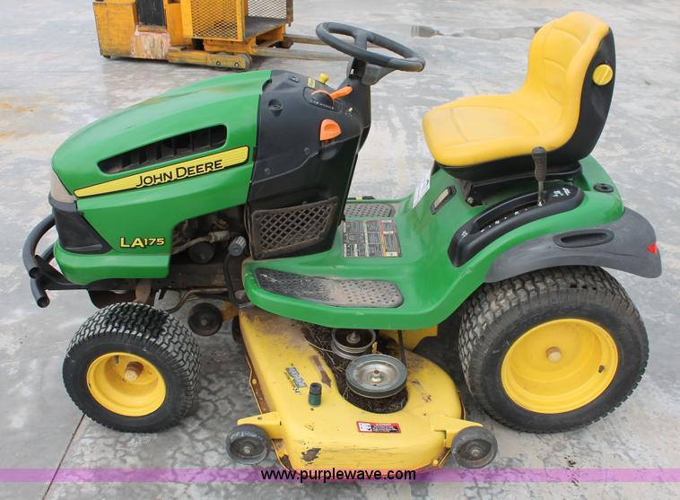 image for item H5906 John Deere LA175 lawn mower