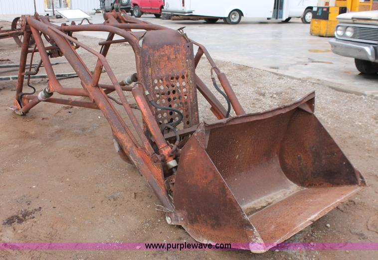 image for item H5909 Dearborn 19-42 tractor loader