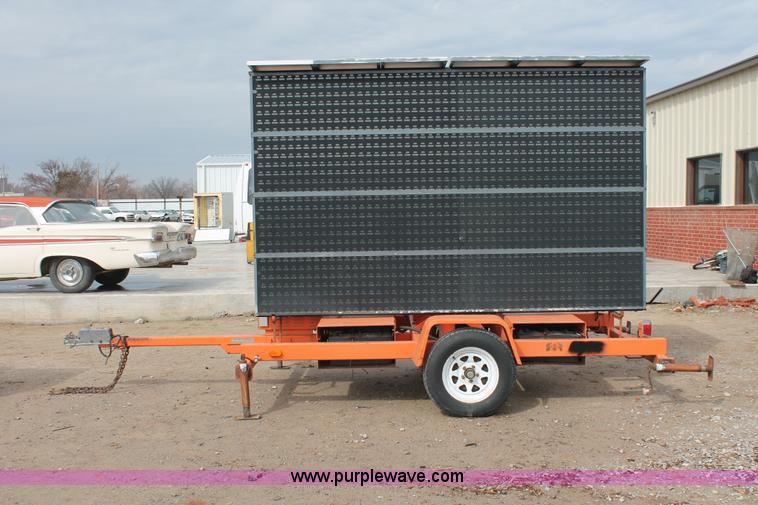 image for item H5911 1995 American Signal Company CMS-T300 message board trailer