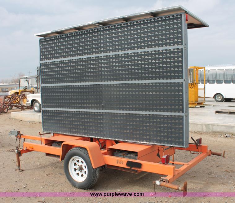 image for item H5911 1995 American Signal Company CMS-T300 message board trailer