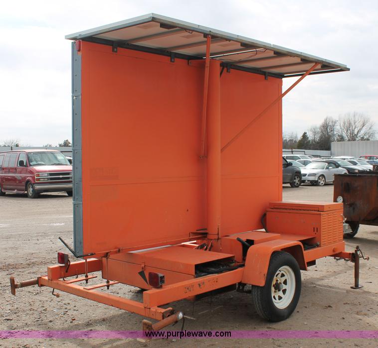 image for item H5911 1995 American Signal Company CMS-T300 message board trailer