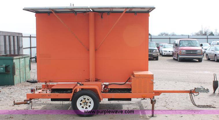 image for item H5911 1995 American Signal Company CMS-T300 message board trailer