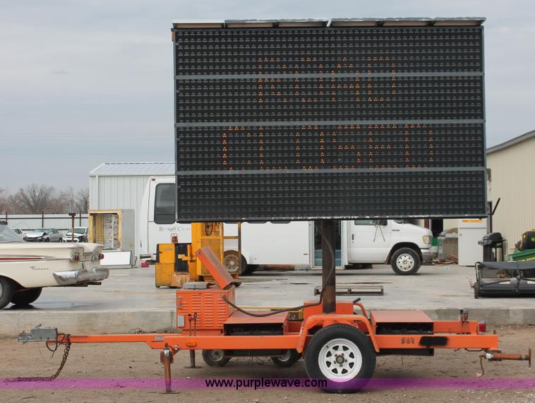 image for item H5911 1995 American Signal Company CMS-T300 message board trailer