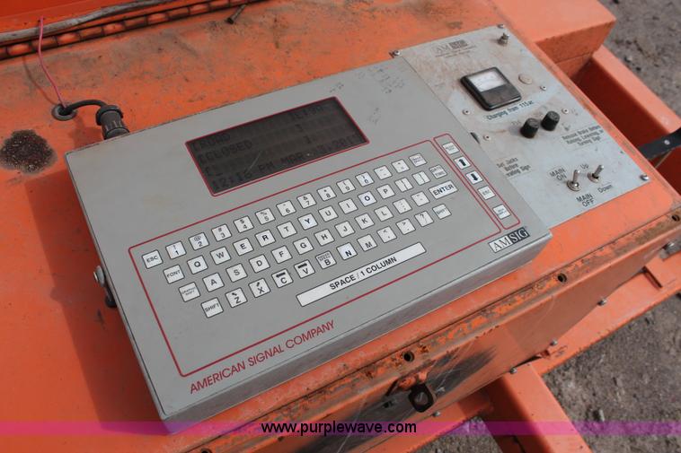 image for item H5911 1995 American Signal Company CMS-T300 message board trailer