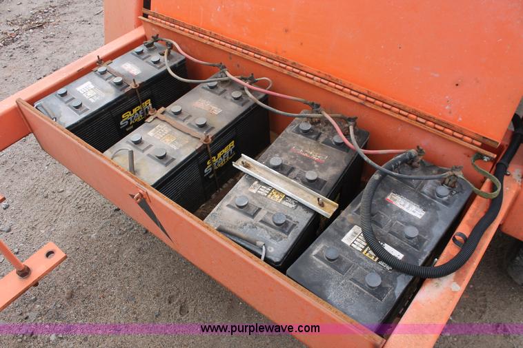 image for item H5911 1995 American Signal Company CMS-T300 message board trailer