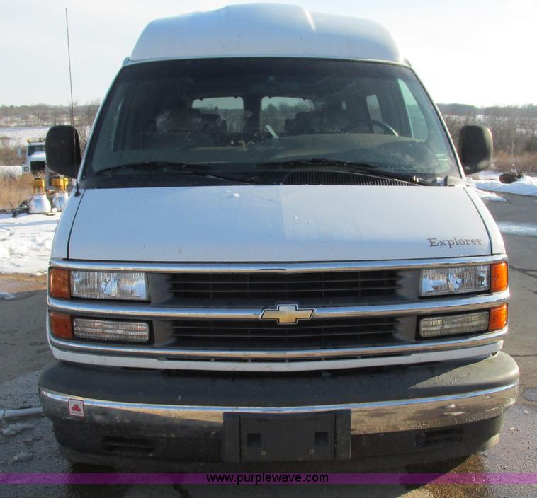 image for item I3090 2002 Chevrolet Express 1500 Colonial Explorer conversion van