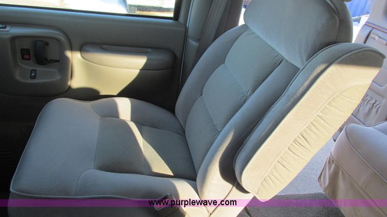 image for item I3090 2002 Chevrolet Express 1500 Colonial Explorer conversion van