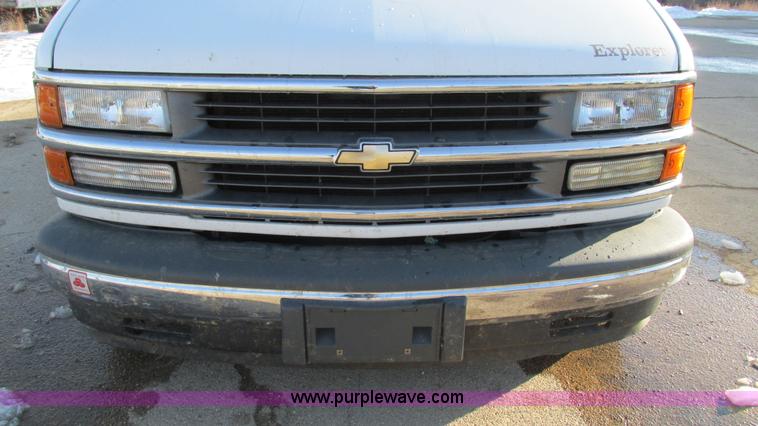 image for item I3090 2002 Chevrolet Express 1500 Colonial Explorer conversion van