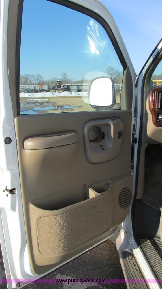 image for item I3090 2002 Chevrolet Express 1500 Colonial Explorer conversion van
