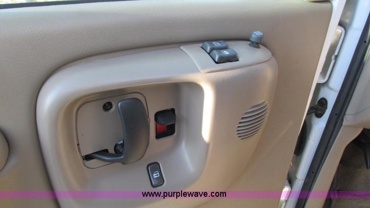 image for item I3090 2002 Chevrolet Express 1500 Colonial Explorer conversion van