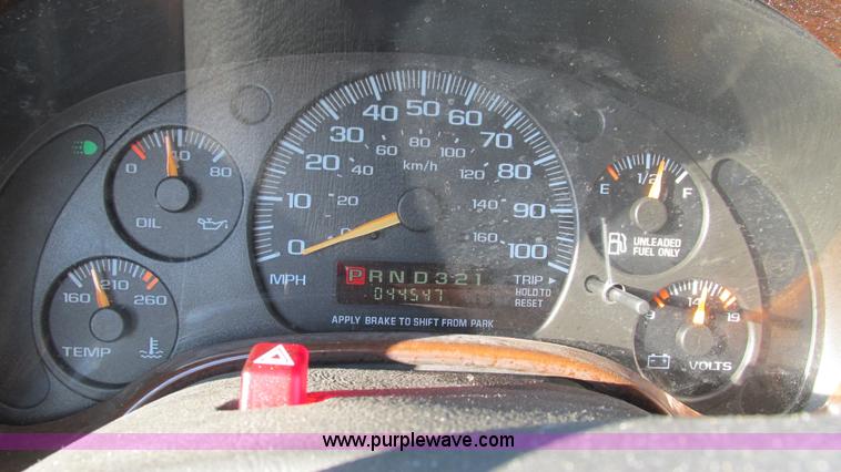 image for item I3090 2002 Chevrolet Express 1500 Colonial Explorer conversion van