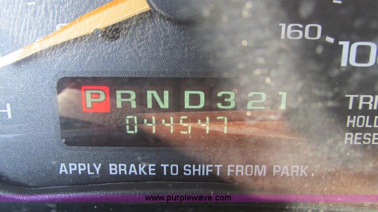 image for item I3090 2002 Chevrolet Express 1500 Colonial Explorer conversion van