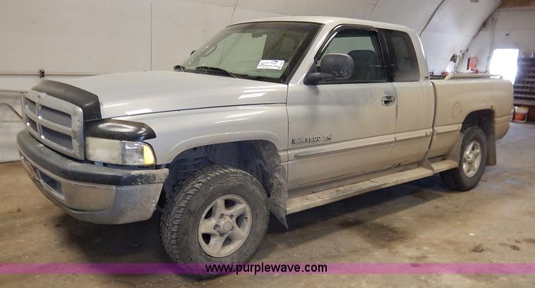 image for item I5014 1999 Dodge Ram 1500 Laramie SLT Quad Cab pickup truck