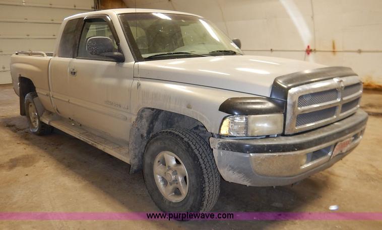 image for item I5014 1999 Dodge Ram 1500 Laramie SLT Quad Cab pickup truck