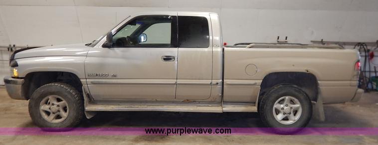 image for item I5014 1999 Dodge Ram 1500 Laramie SLT Quad Cab pickup truck