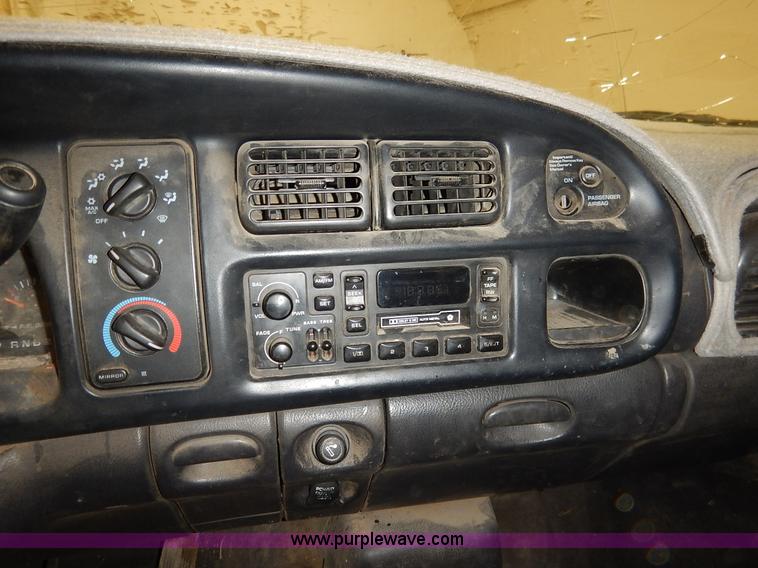 image for item I5014 1999 Dodge Ram 1500 Laramie SLT Quad Cab pickup truck