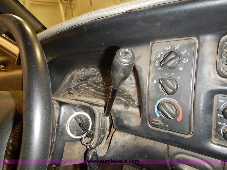 image for item I5014 1999 Dodge Ram 1500 Laramie SLT Quad Cab pickup truck