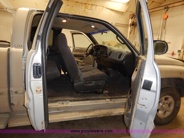 image for item I5014 1999 Dodge Ram 1500 Laramie SLT Quad Cab pickup truck