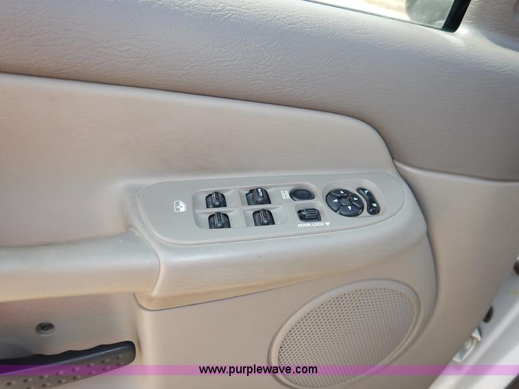 image for item I5026 2005 Dodge Ram 1500 SLT Quad Cab pickup truck