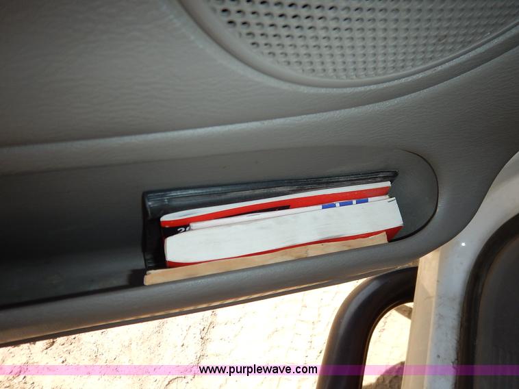 image for item I5026 2005 Dodge Ram 1500 SLT Quad Cab pickup truck