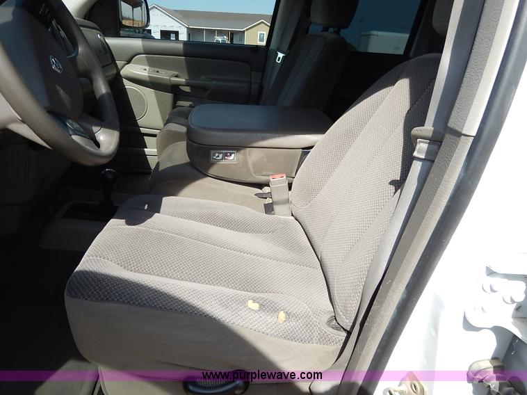 image for item I5026 2005 Dodge Ram 1500 SLT Quad Cab pickup truck