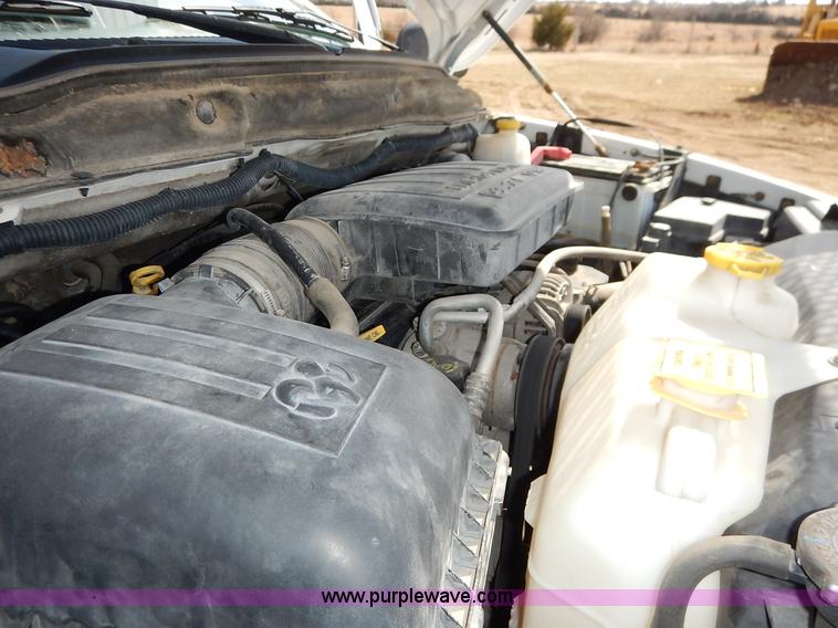 image for item I5026 2005 Dodge Ram 1500 SLT Quad Cab pickup truck