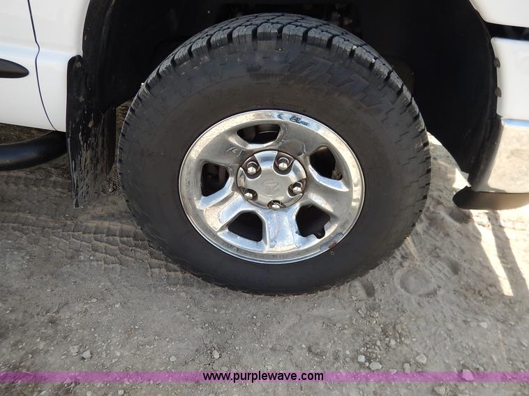 image for item I5026 2005 Dodge Ram 1500 SLT Quad Cab pickup truck