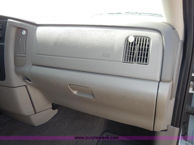image for item I5026 2005 Dodge Ram 1500 SLT Quad Cab pickup truck