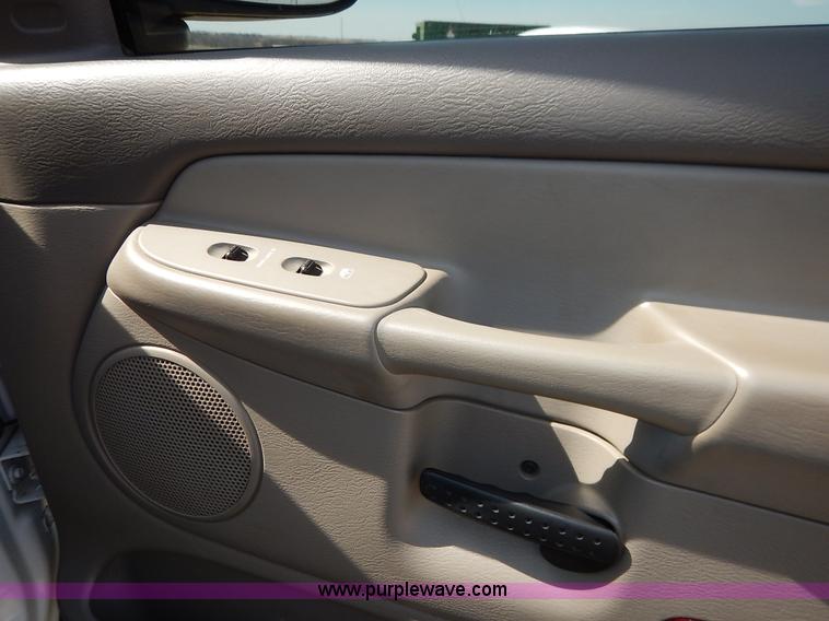 image for item I5026 2005 Dodge Ram 1500 SLT Quad Cab pickup truck