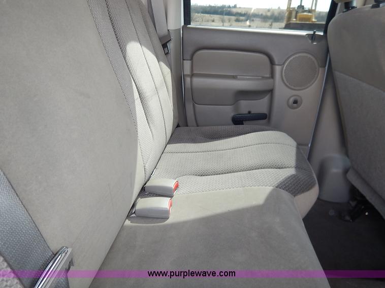 image for item I5026 2005 Dodge Ram 1500 SLT Quad Cab pickup truck