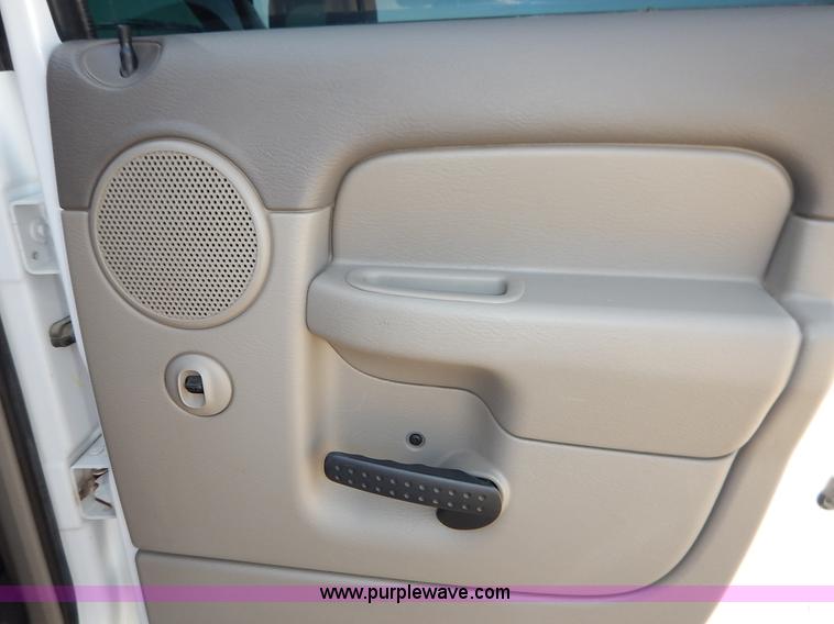 image for item I5026 2005 Dodge Ram 1500 SLT Quad Cab pickup truck