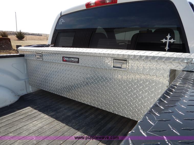 image for item I5026 2005 Dodge Ram 1500 SLT Quad Cab pickup truck