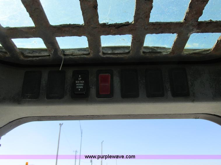 image for item K2046 2002 Bobcat T190 tracked skid steer