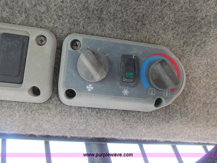 image for item K2046 2002 Bobcat T190 tracked skid steer