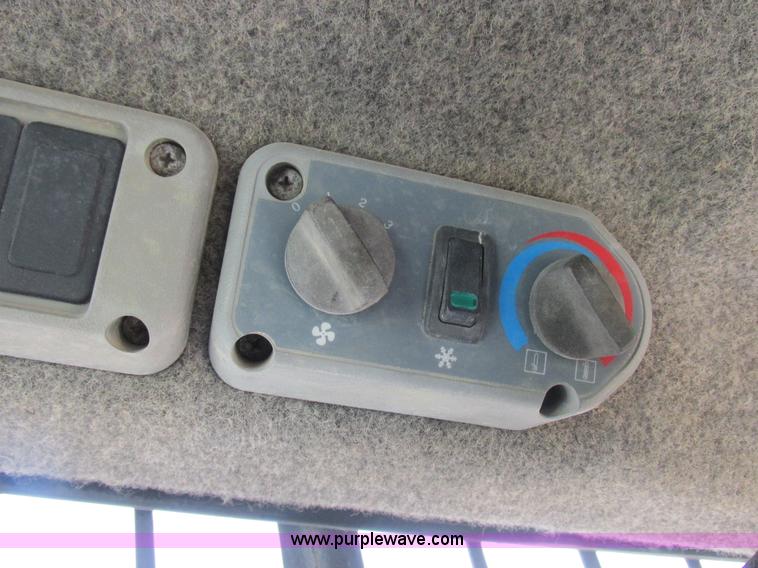 image for item K2046 2002 Bobcat T190 tracked skid steer