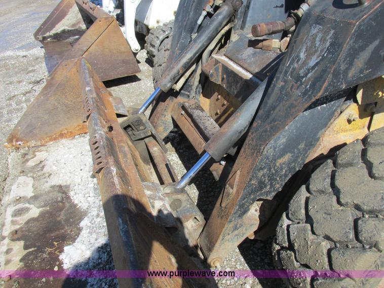 image for item K2047 1996 New Holland LX885 skid steer