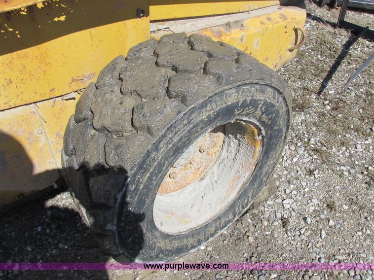 image for item K2047 1996 New Holland LX885 skid steer