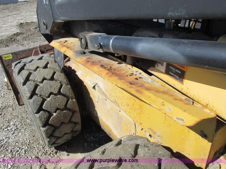 image for item K2047 1996 New Holland LX885 skid steer