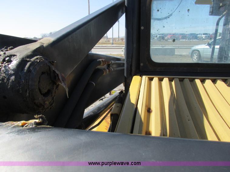 image for item K2047 1996 New Holland LX885 skid steer