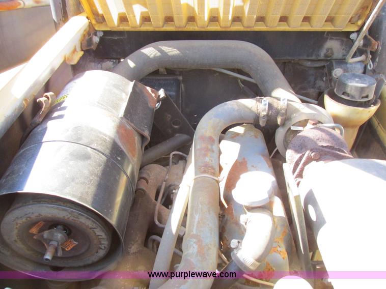 image for item K2047 1996 New Holland LX885 skid steer