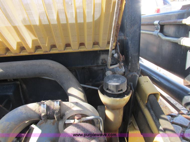 image for item K2047 1996 New Holland LX885 skid steer