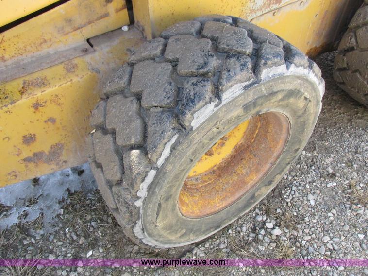 image for item K2047 1996 New Holland LX885 skid steer