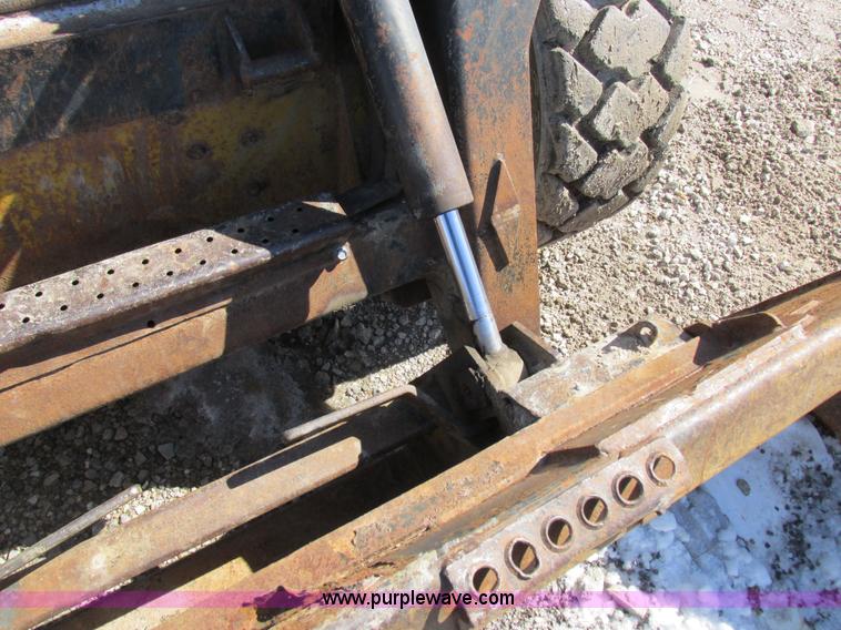 image for item K2047 1996 New Holland LX885 skid steer