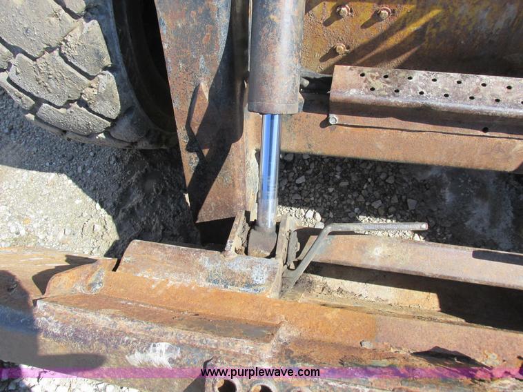 image for item K2047 1996 New Holland LX885 skid steer