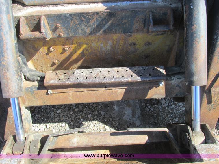 image for item K2047 1996 New Holland LX885 skid steer