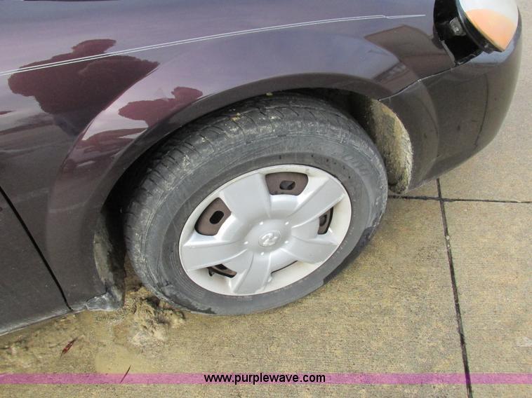 image for item K2048 2004 Dodge Stratus SE